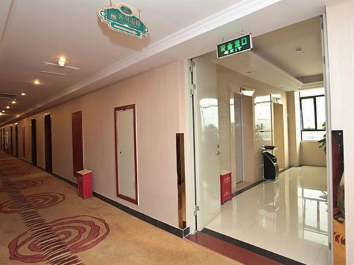 Vienna Hotel Guangzhou Airport Exterior photo