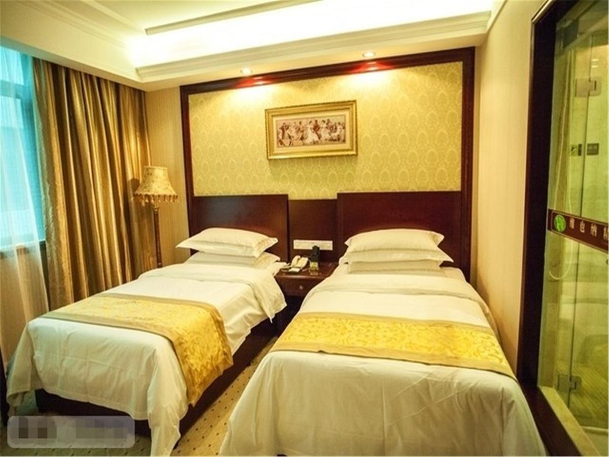 Vienna Hotel Guangzhou Airport Exterior photo
