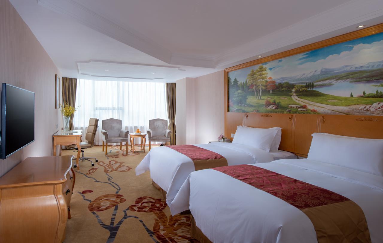 Vienna Hotel Guangzhou Airport Exterior photo