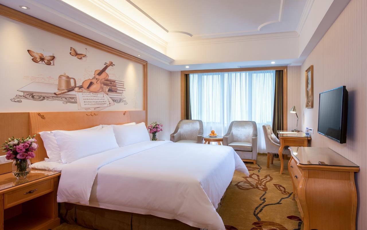 Vienna Hotel Guangzhou Airport Exterior photo
